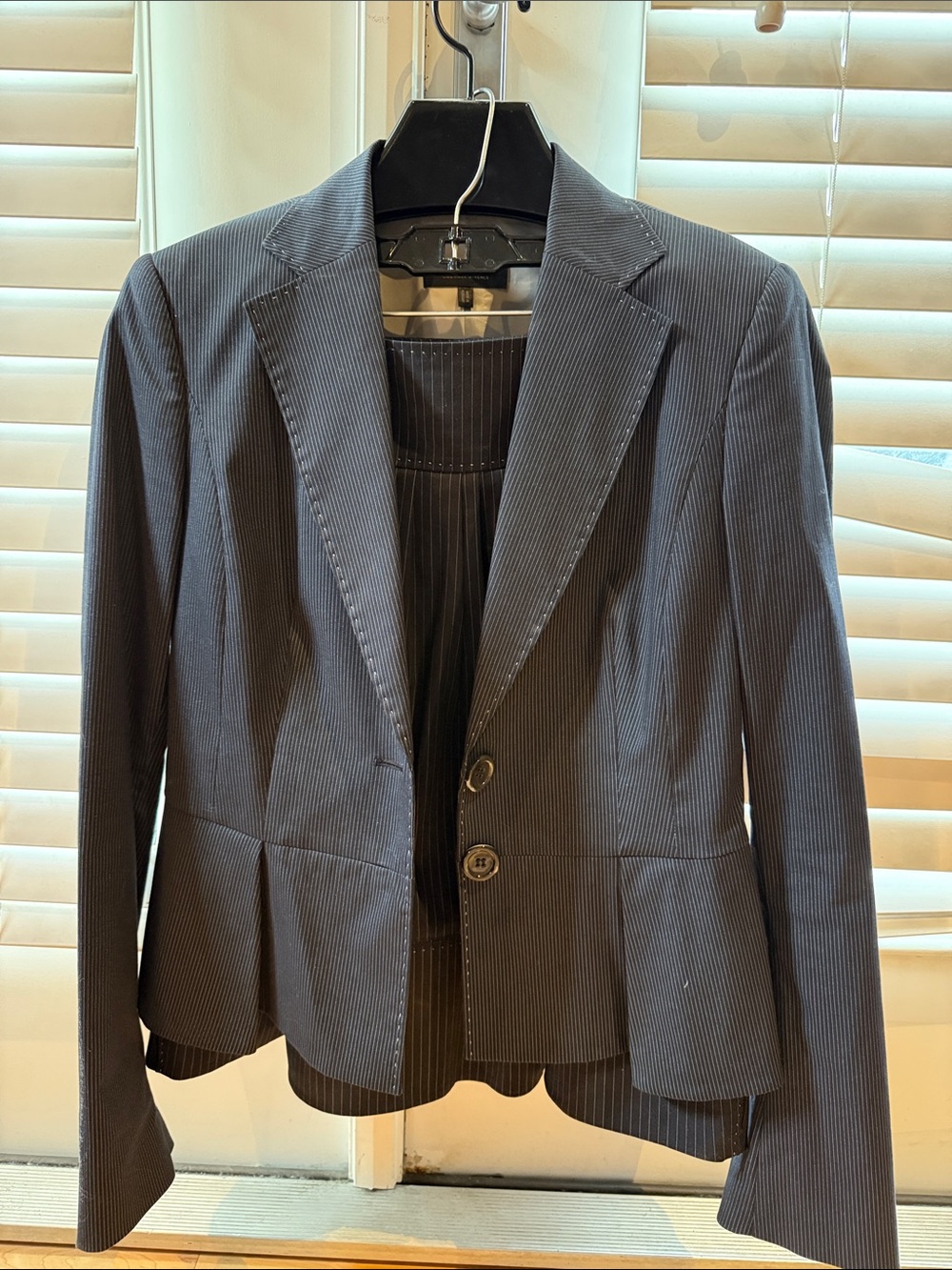 Strenesse Gabriele Strehe  Navy Pinstripe Women's Blazer and skirt suit